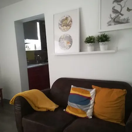 Apartment Ni House *